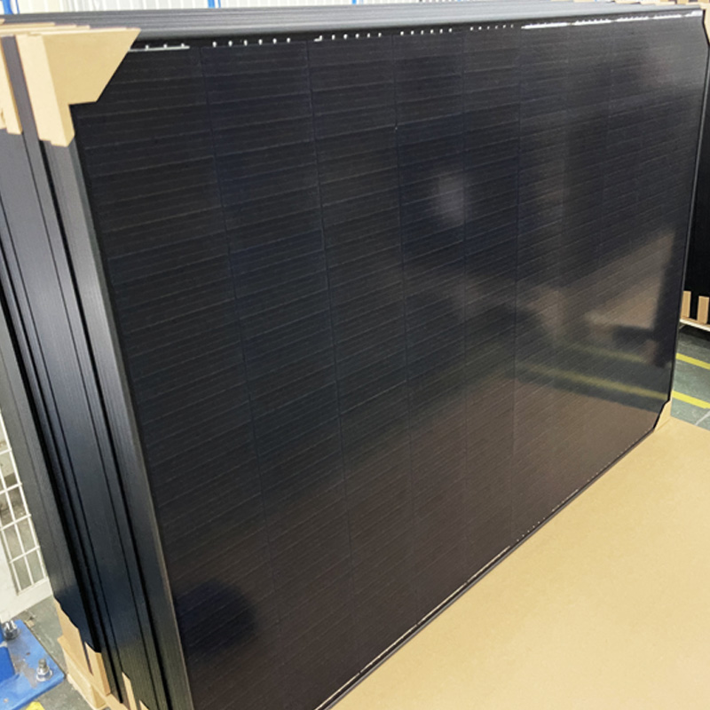 Shingled Solar Panel Full Black 440W Solar Panel Roof Panels 440W